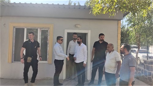Kaymakam / Belediye Başkan V. Mehmet Tunç, Belediyemizce Mahalle Muhtarlarına Yaptırılan Tek Tip Muhtarlık Ofislerini İnceledi.